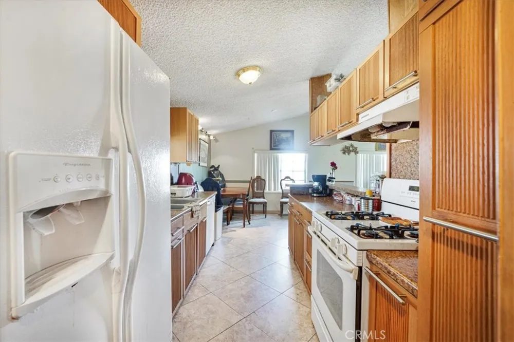 13378 Paramount Road Phelan, CA 92371
