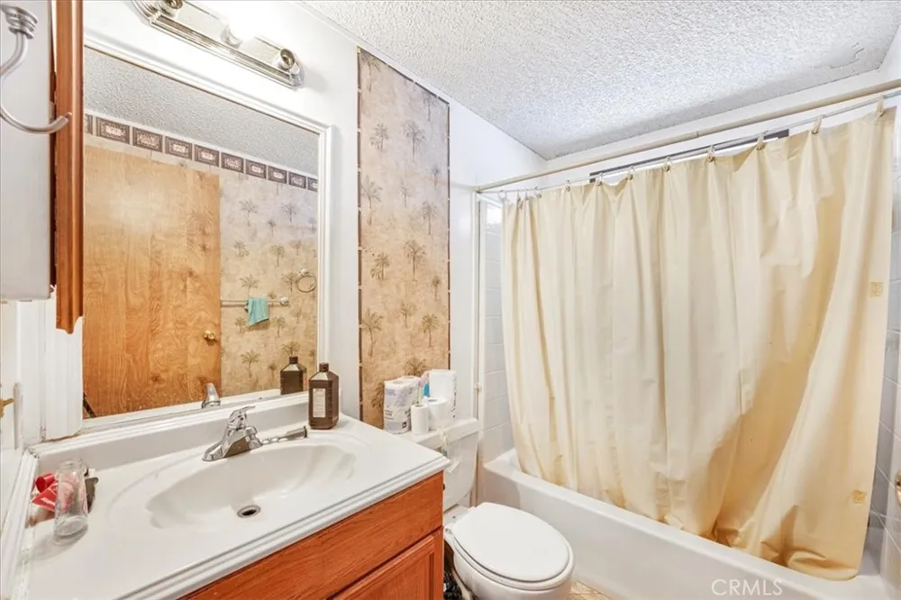 13378 Paramount Road Phelan, CA 92371