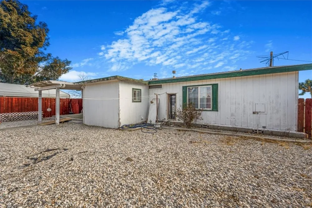 13378 Paramount Road Phelan, CA 92371