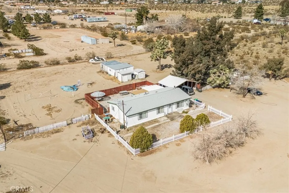 13378 Paramount Road Phelan, CA 92371
