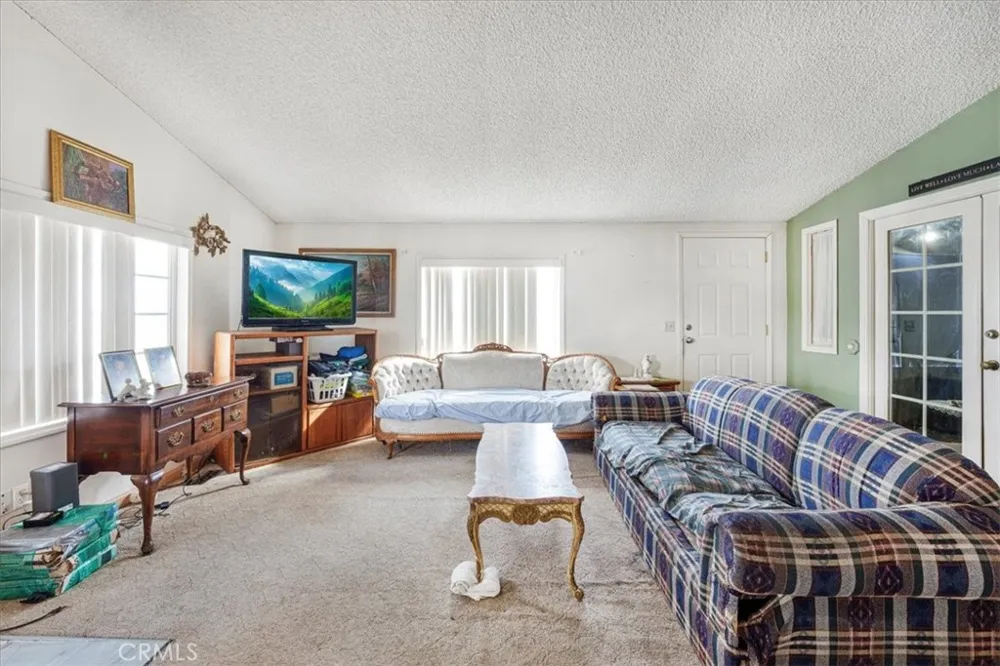 13378 Paramount Road Phelan, CA 92371
