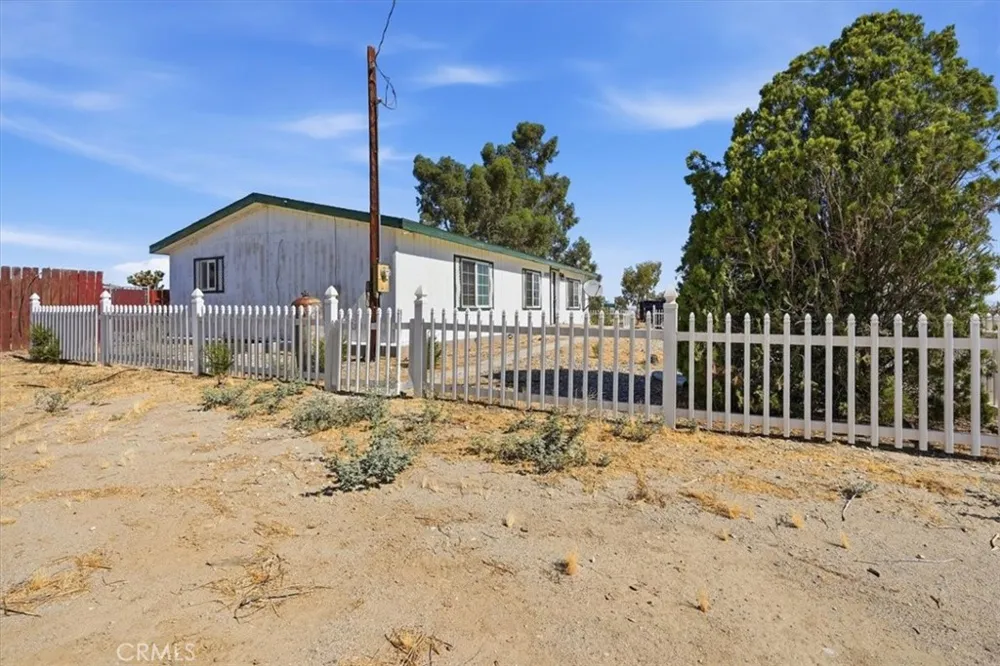 13378 Paramount Road Phelan, CA 92371