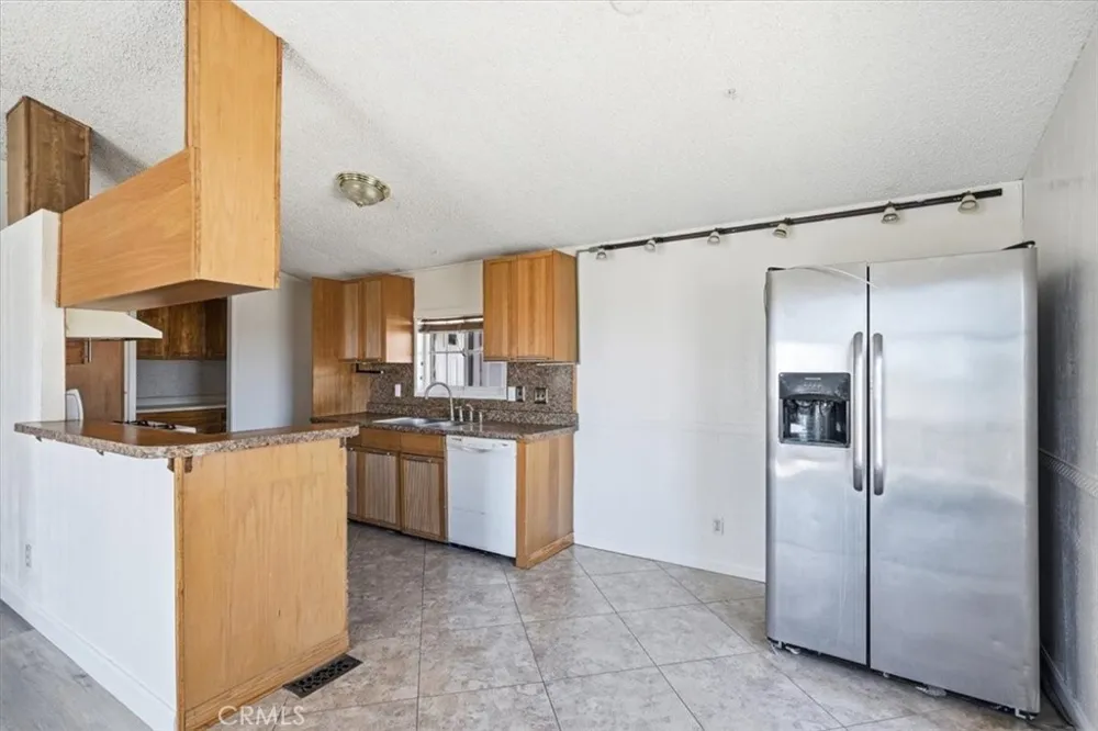 13378 Paramount Road Phelan, CA 92371
