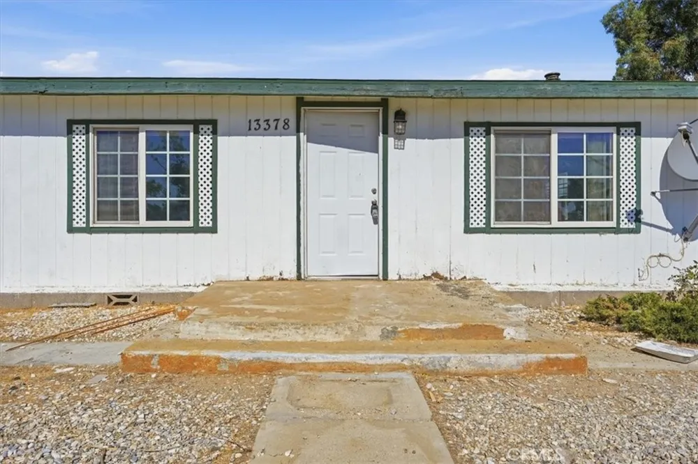 13378 Paramount Road Phelan, CA 92371