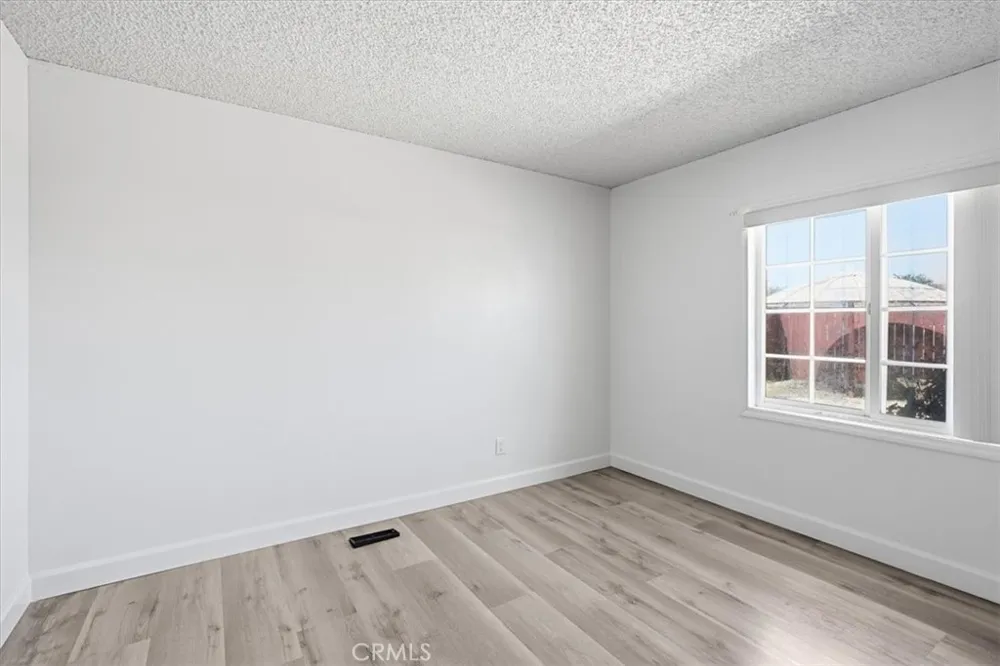 13378 Paramount Road Phelan, CA 92371