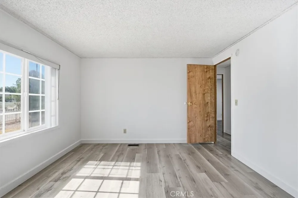 13378 Paramount Road Phelan, CA 92371