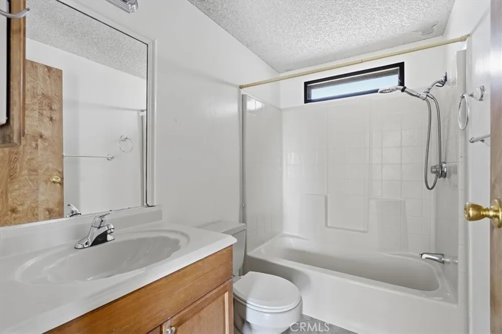 13378 Paramount Road Phelan, CA 92371