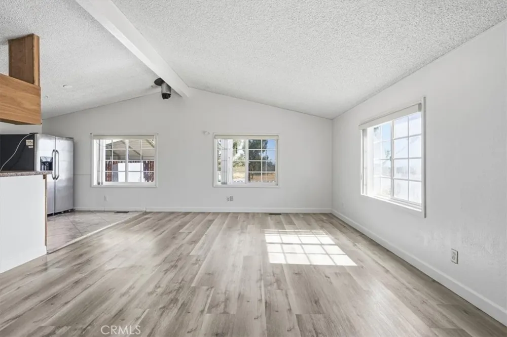 13378 Paramount Road Phelan, CA 92371