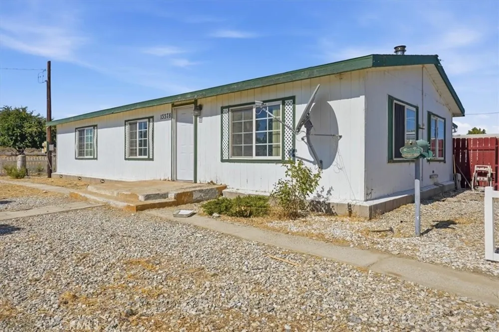 13378 Paramount Road Phelan, CA 92371