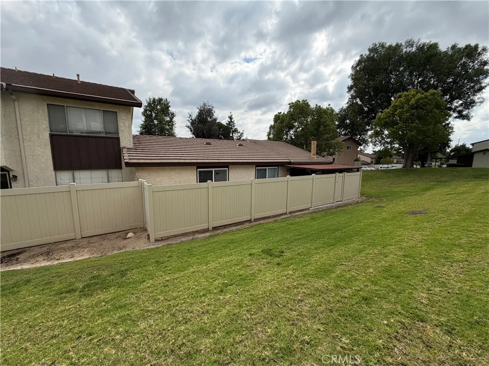 2110 Hawthorne Court San Bernardino, CA 92404