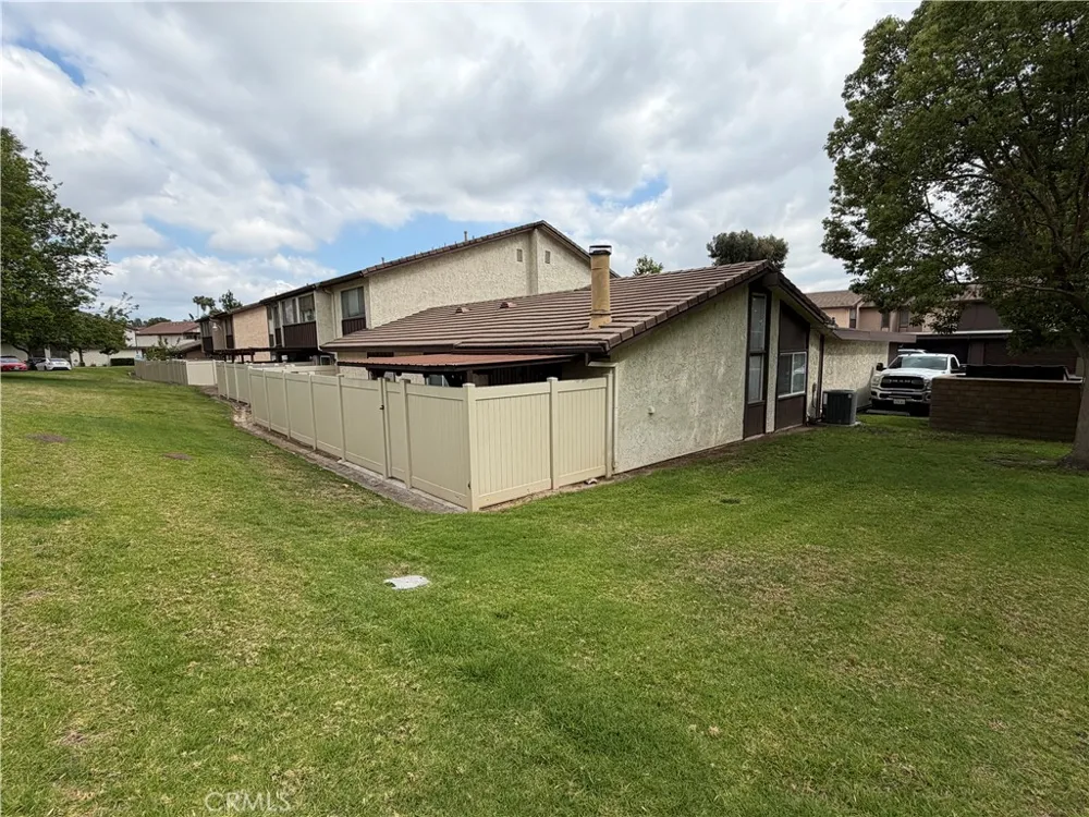 2110 Hawthorne Court San Bernardino, CA 92404