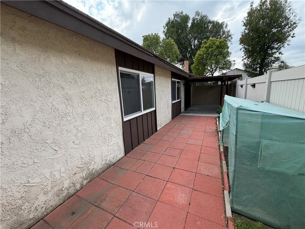 2110 Hawthorne Court San Bernardino, CA 92404