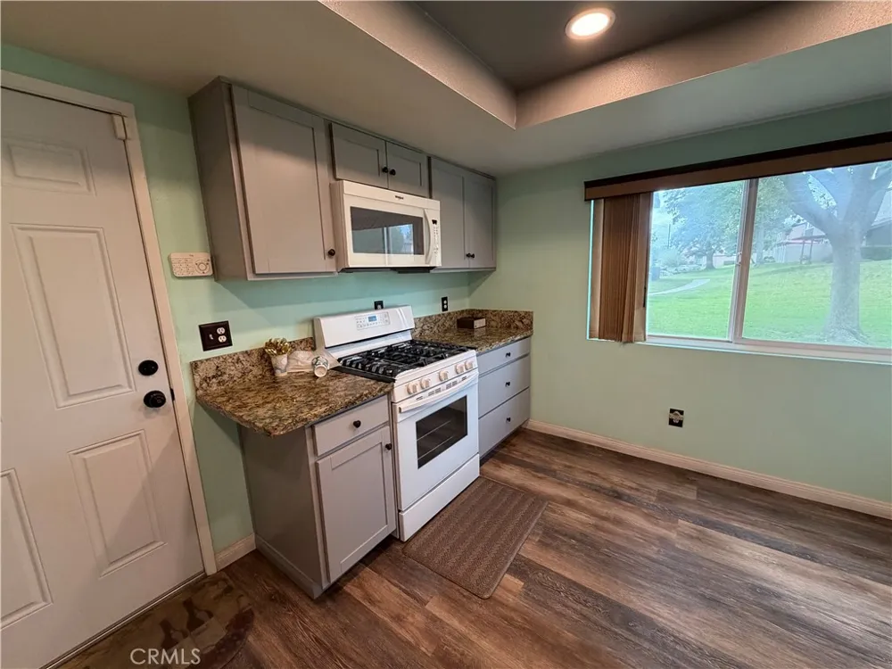 2110 Hawthorne Court San Bernardino, CA 92404
