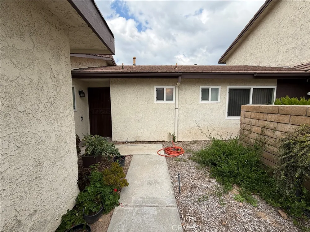 2110 Hawthorne Court San Bernardino, CA 92404