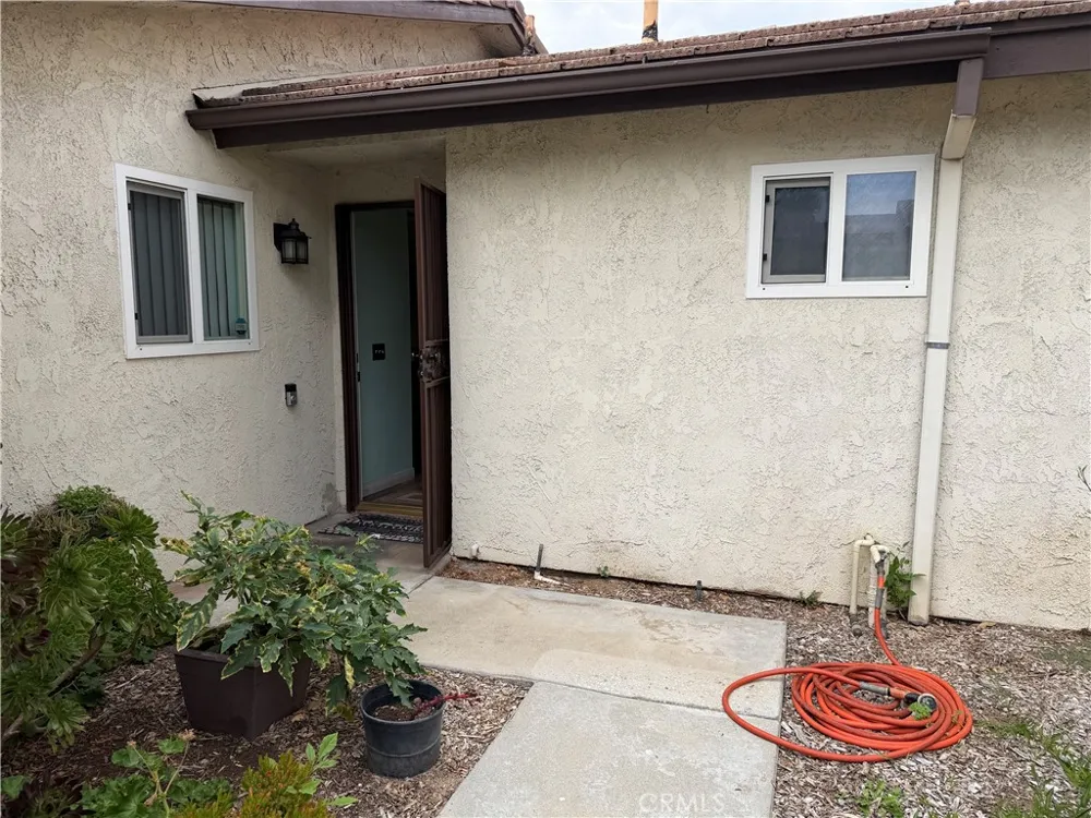 2110 Hawthorne Court San Bernardino, CA 92404