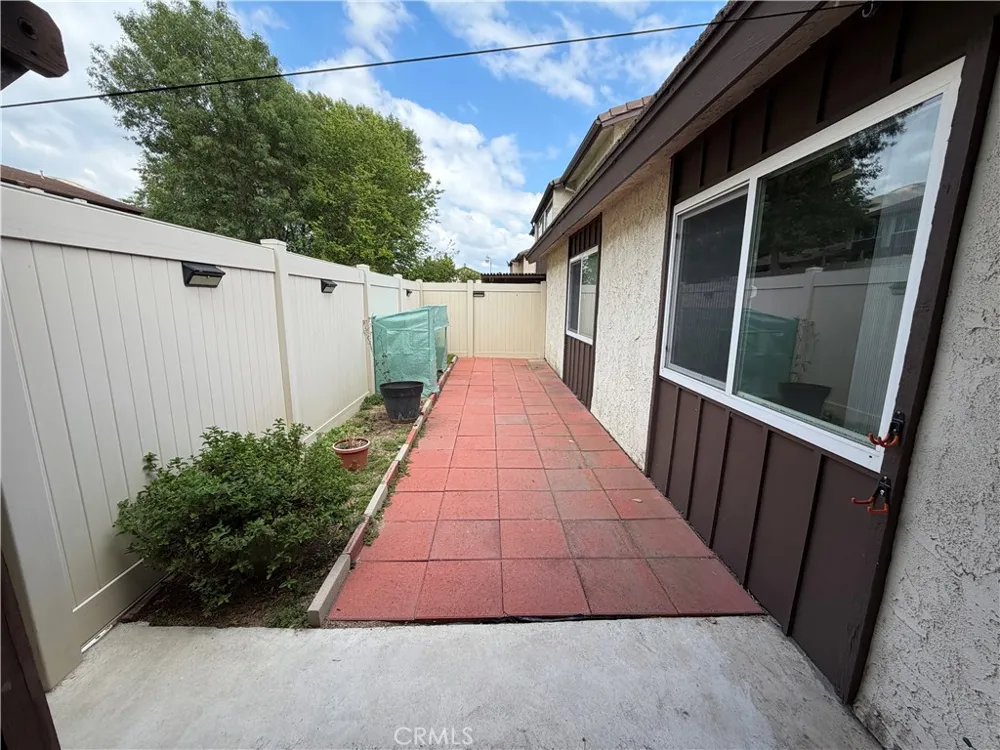 2110 Hawthorne Court San Bernardino, CA 92404