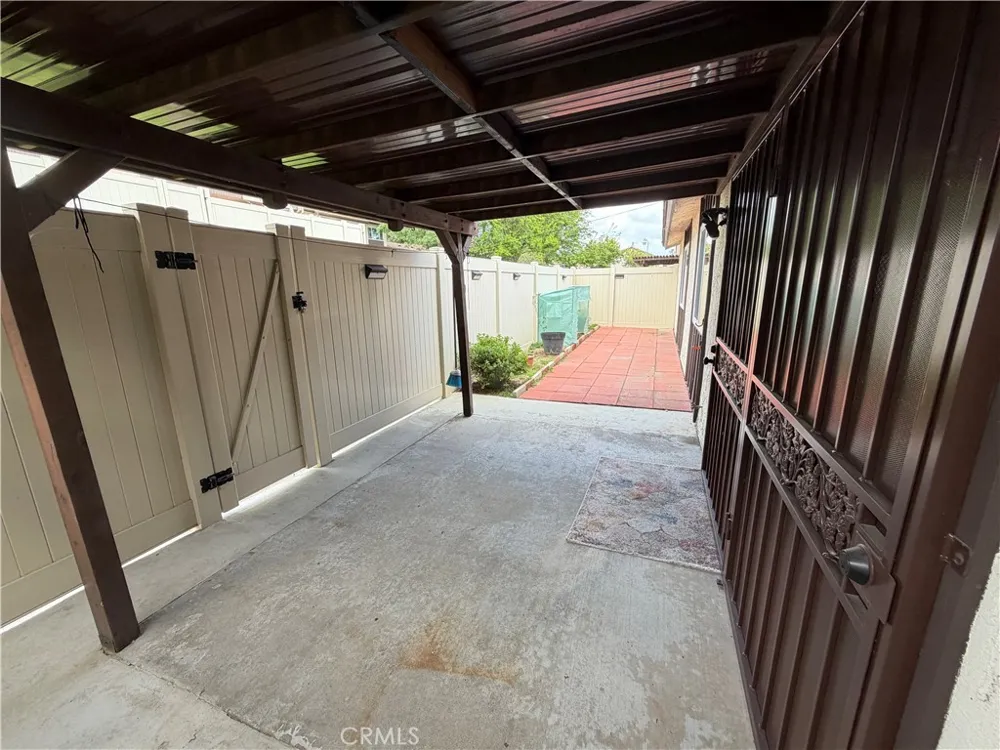 2110 Hawthorne Court San Bernardino, CA 92404