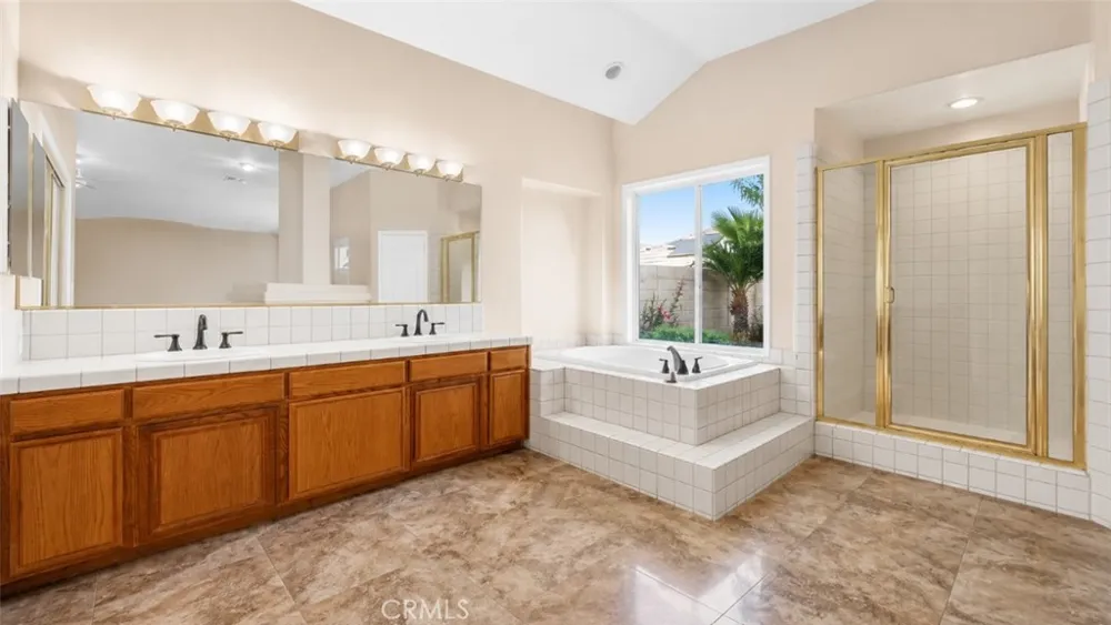 13206 Monarch Palm Bakersfield, CA 93314