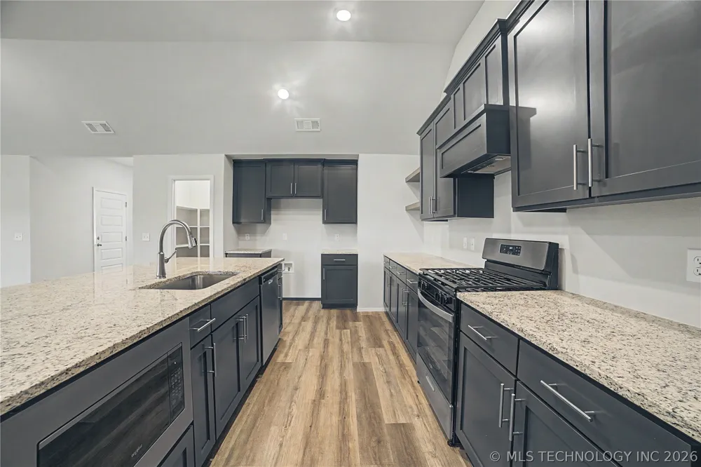 7402 E 89th Street Owasso, OK 74055
