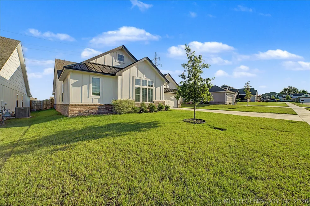 7402 E 89th Street Owasso, OK 74055
