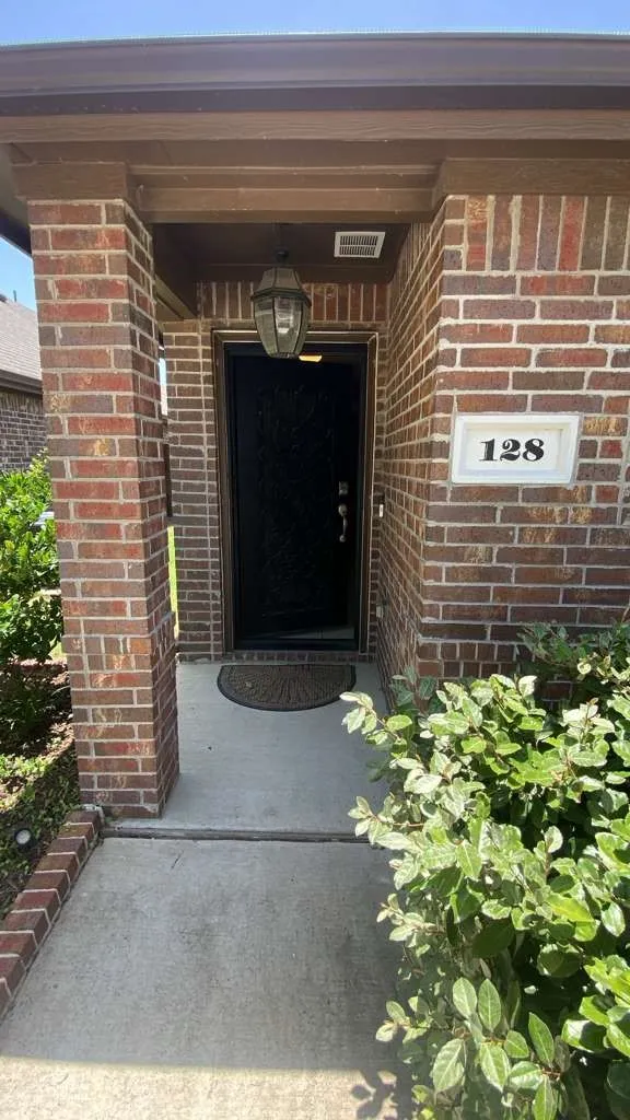 128 Morgan Drive Red Oak, TX 75154