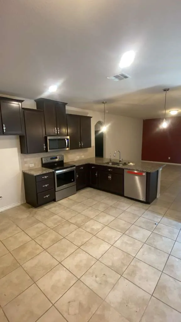 128 Morgan Drive Red Oak, TX 75154