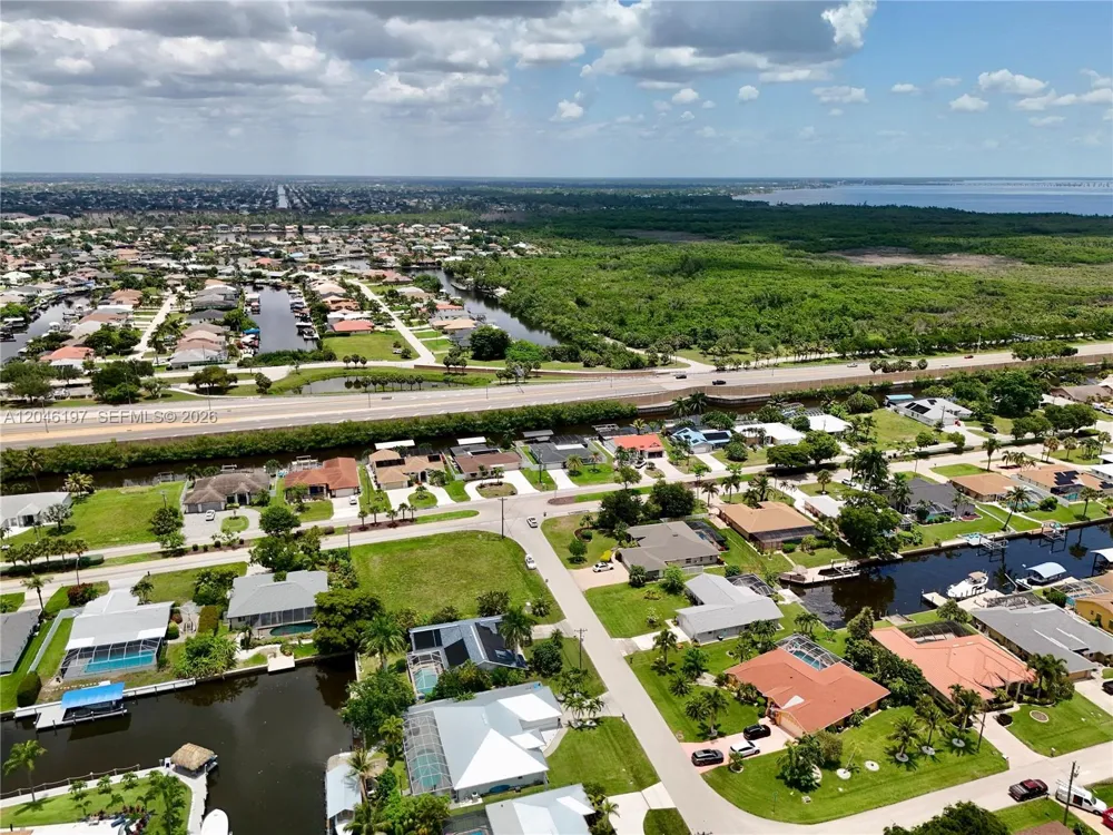 2014 EVEREST PKWY Cape Coral, FL 33904