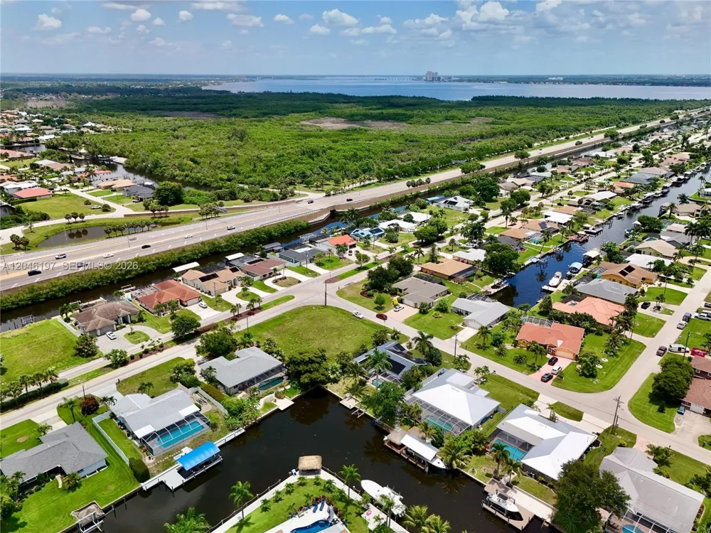 2014 EVEREST PKWY Cape Coral, FL 33904