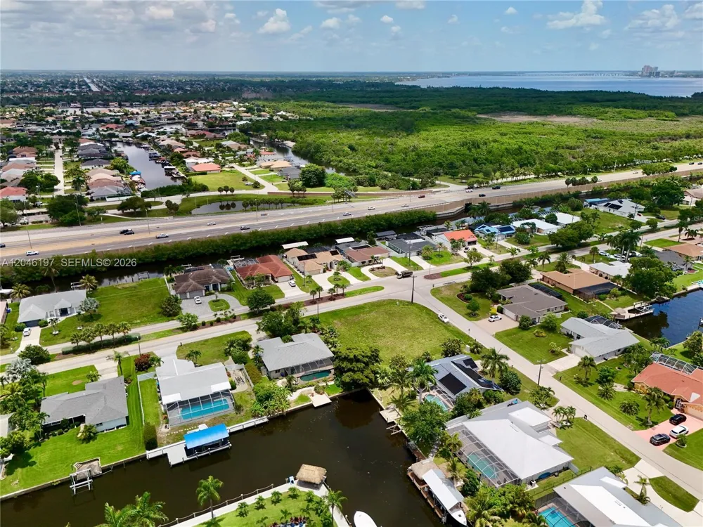 2014 EVEREST PKWY Cape Coral, FL 33904