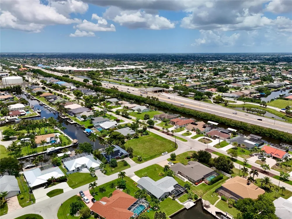 2014 EVEREST PKWY Cape Coral, FL 33904