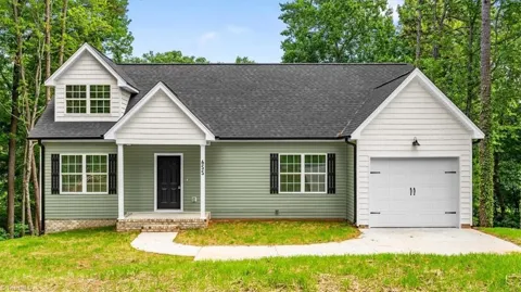 655 Woodland Circle