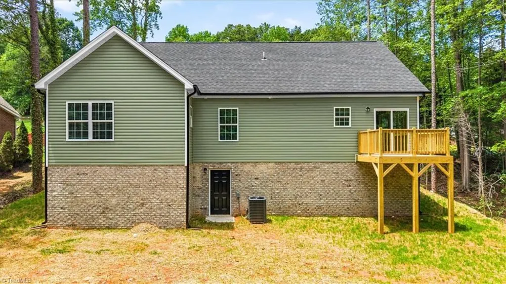 655 Woodland Circle Asheboro, NC 27203