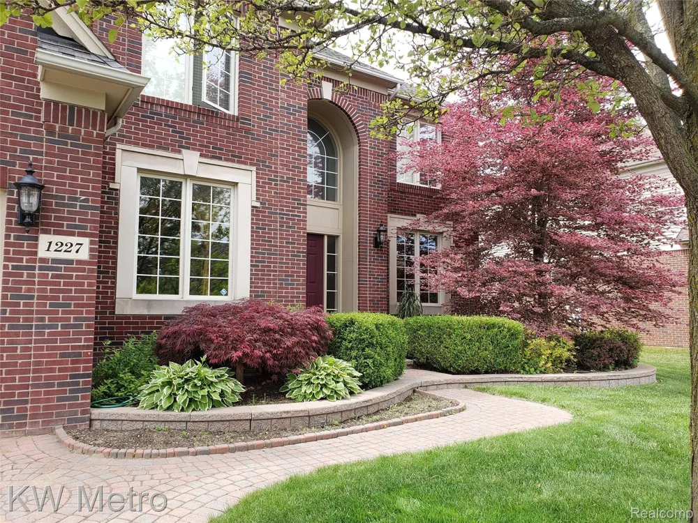 1227 LETICA DRIVE Rochester City, MI 48307