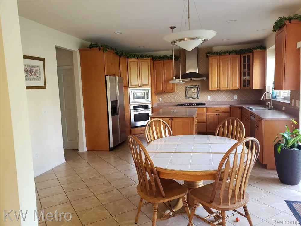 1227 LETICA DRIVE Rochester City, MI 48307