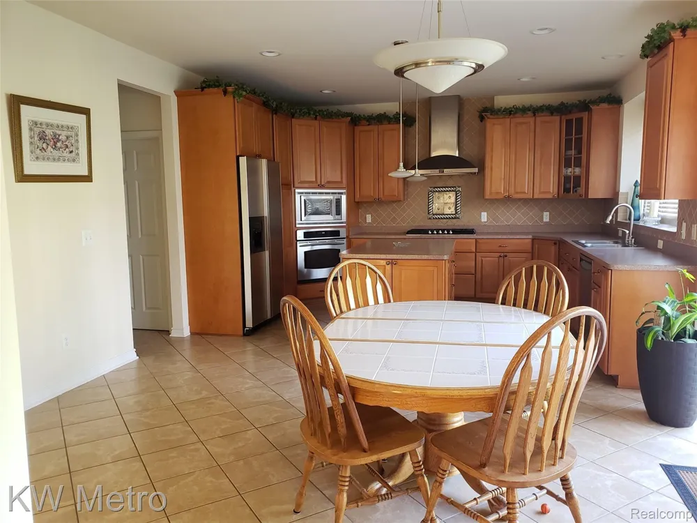 1227 LETICA DRIVE Rochester City, MI 48307