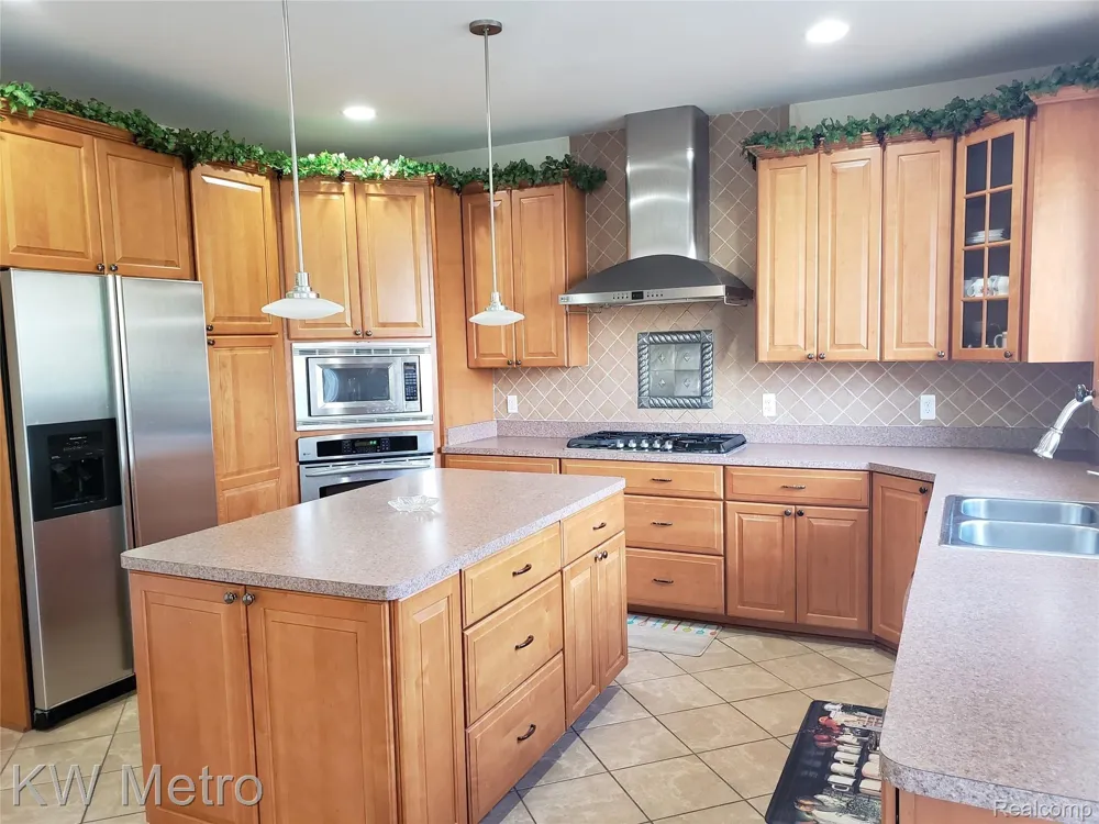 1227 LETICA DRIVE Rochester City, MI 48307