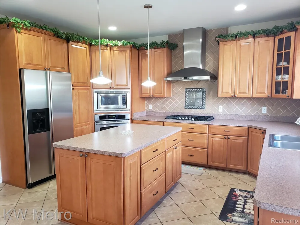 1227 LETICA DRIVE Rochester City, MI 48307