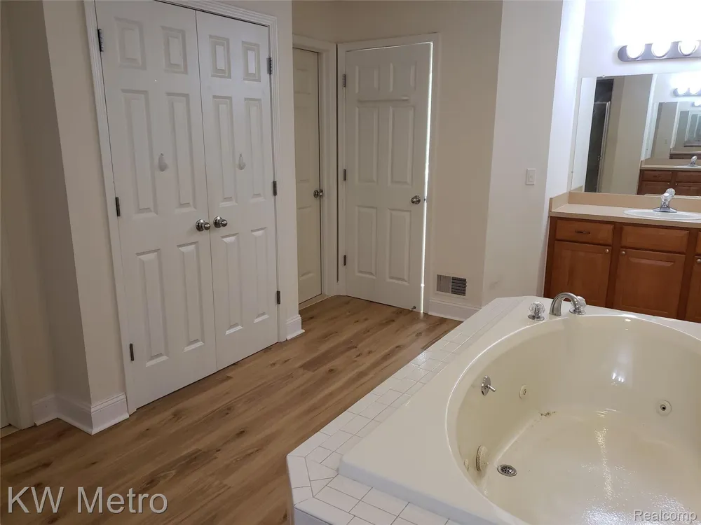 1227 LETICA DRIVE Rochester City, MI 48307