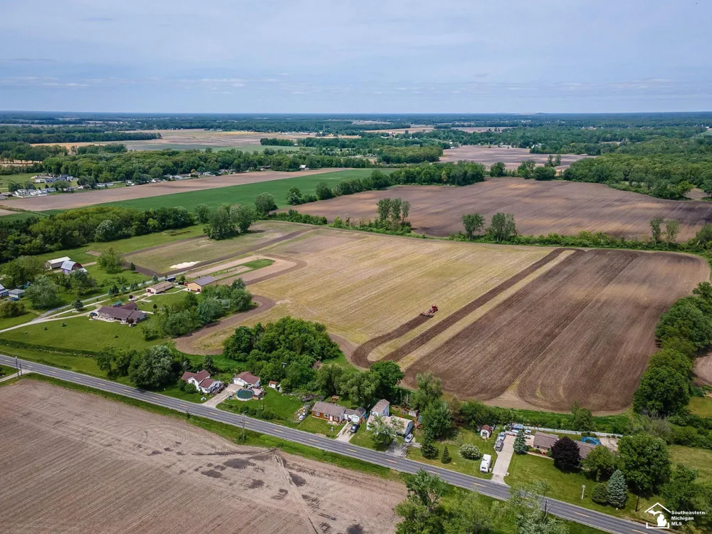 3754 Stewart Road Frenchtown Township, MI 48162