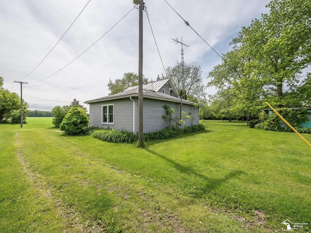 3754 Stewart Road Frenchtown Township, MI 48162