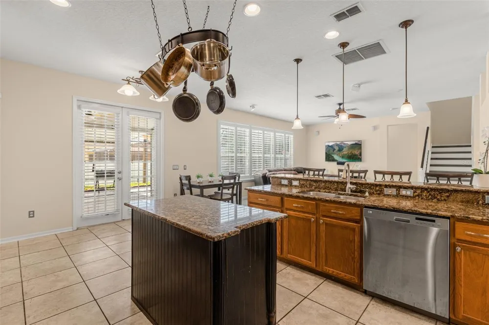 1573 ANNA CATHERINE DRIVE Orlando, FL 32828