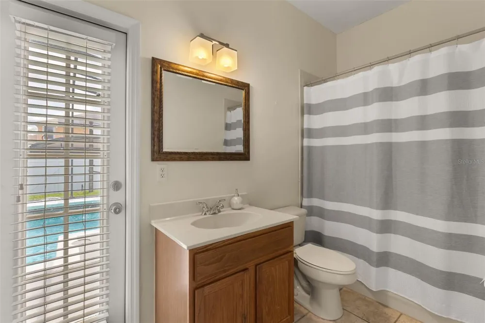 1573 ANNA CATHERINE DRIVE Orlando, FL 32828