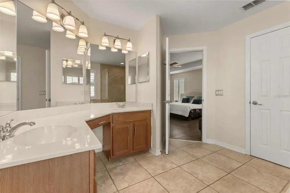 1573 ANNA CATHERINE DRIVE Orlando, FL 32828