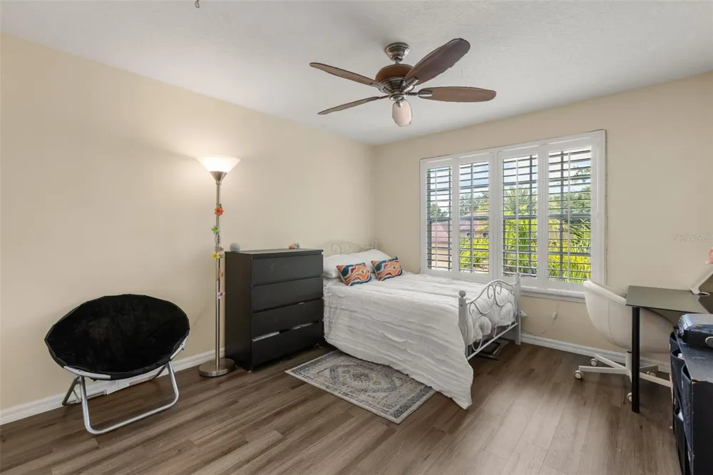 1573 ANNA CATHERINE DRIVE Orlando, FL 32828