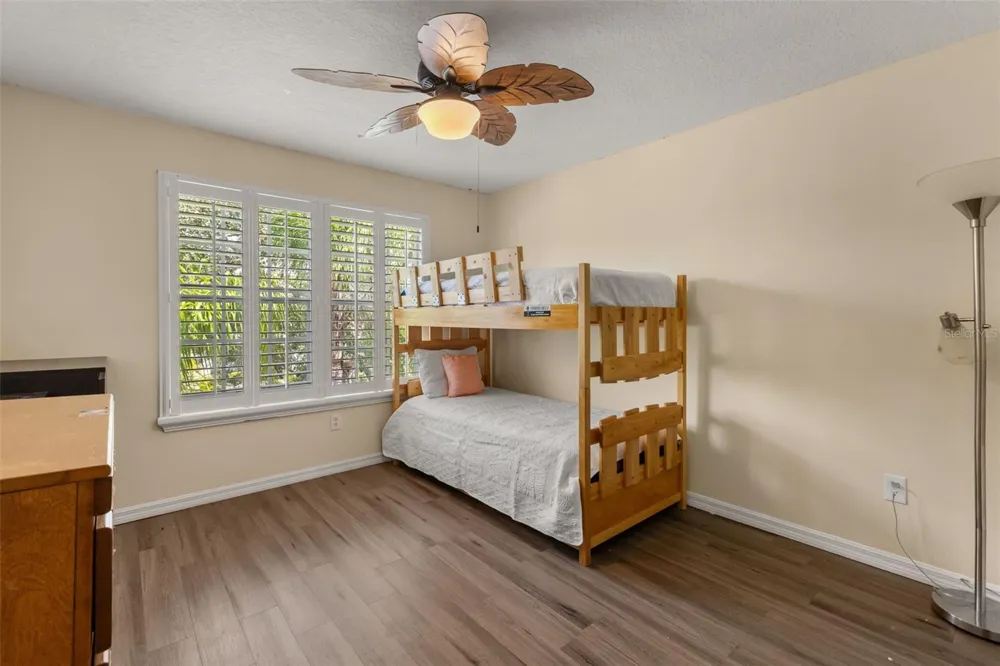 1573 ANNA CATHERINE DRIVE Orlando, FL 32828