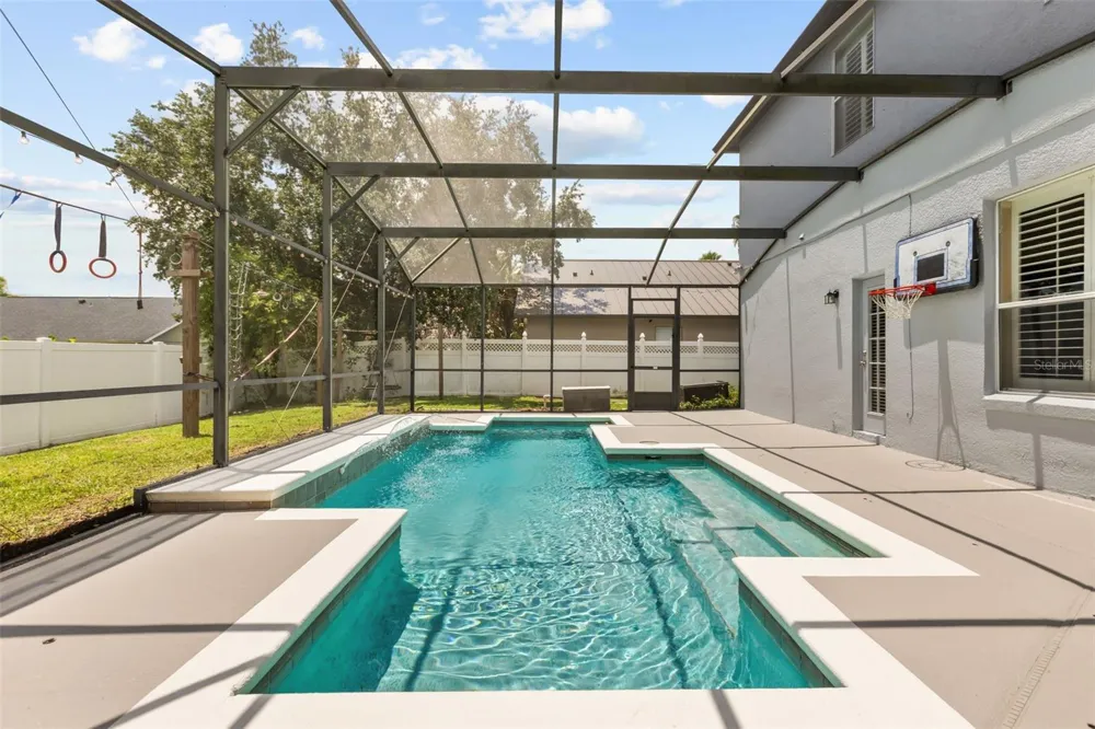 1573 ANNA CATHERINE DRIVE Orlando, FL 32828