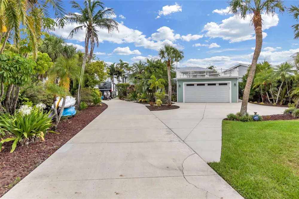 818 NANCY GAMBLE LANE Ellenton, FL 34222