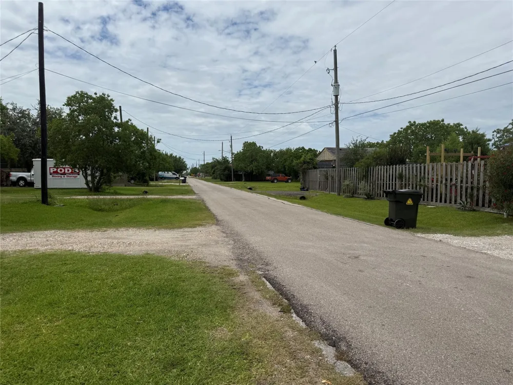 8th San Leon, TX 77539