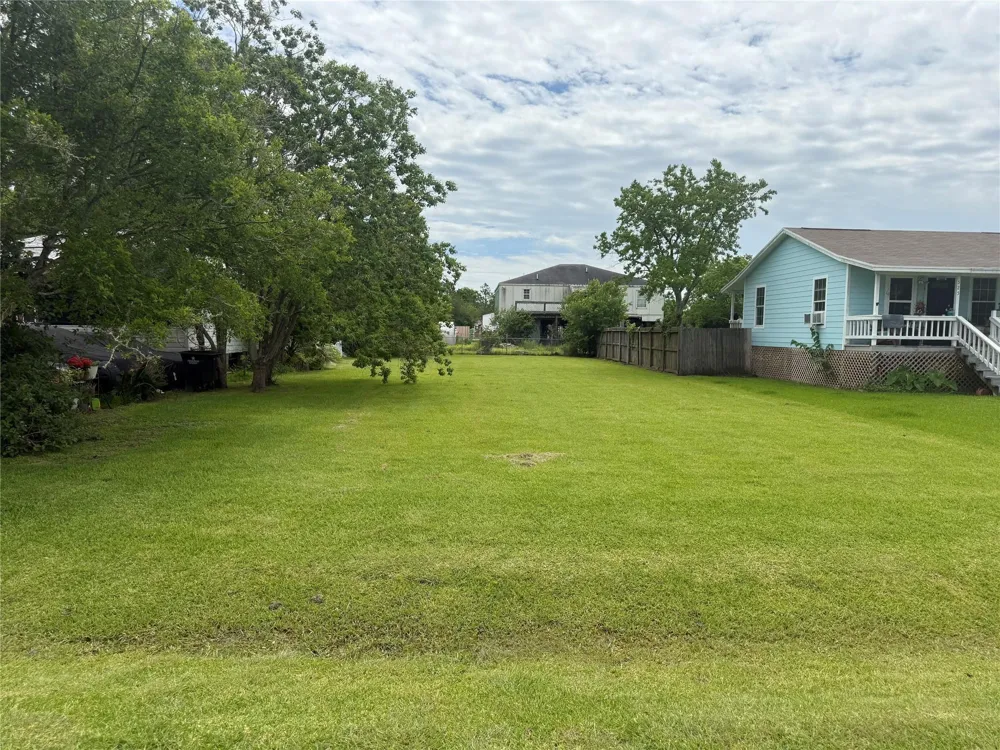 8th San Leon, TX 77539