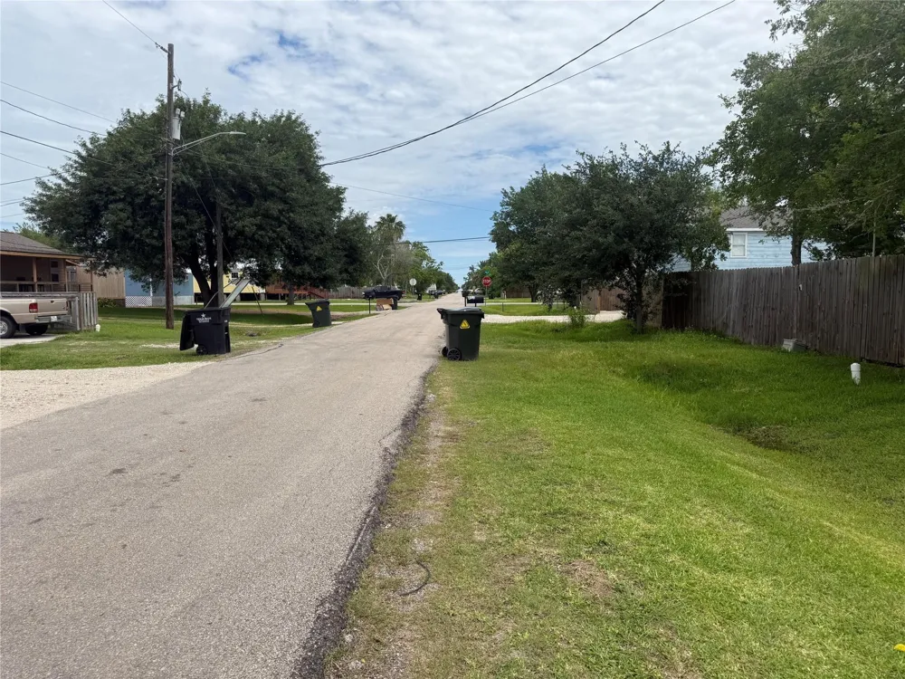 8th San Leon, TX 77539